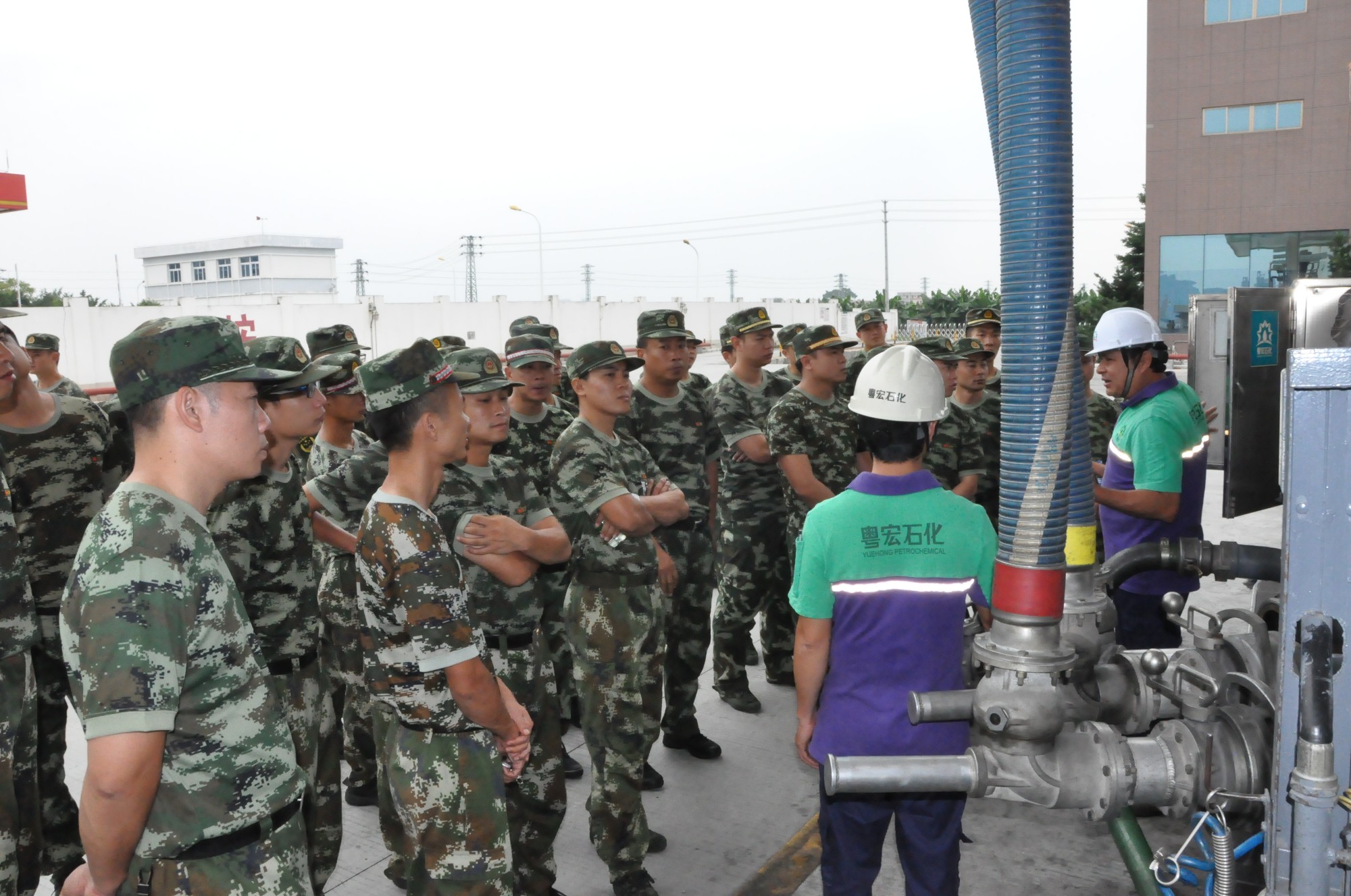 針對(duì)油品儲(chǔ)庫(kù)，我司得到中山市消防局現(xiàn)場(chǎng)應(yīng)急指導(dǎo)和聯(lián)動(dòng)