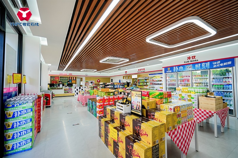 1753147424738699.jpg 加油站便利店風(fēng)貌.jpg